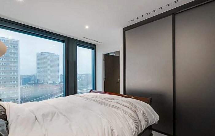2 Bedroom Flat To Rent In Chronicle Tower, B City Road, London, EC1V