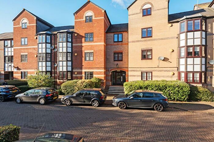3 Bedroom Apartment To Rent In Maltings Place, Reading, RG1