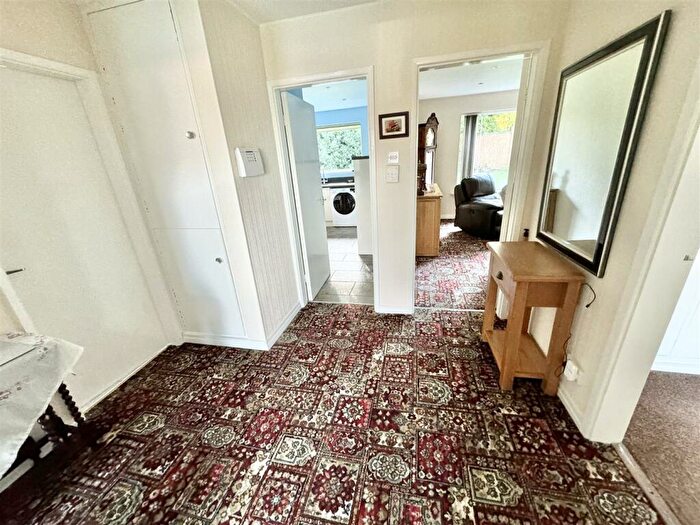 2 Bedroom Detached Bungalow For Sale In The Avenue, Sutton-In-Ashfield, NG17