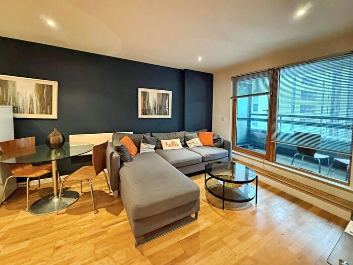 2 Bedroom Flat To Rent In The Gateway West, East Street, Leeds, West Yorkshire, LS9