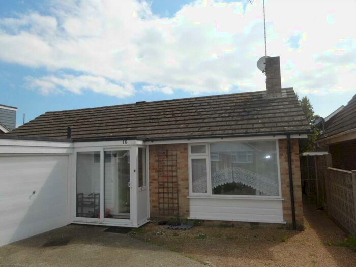 2 Bedroom Bungalow To Rent In Hedgeway, Felpham, PO22