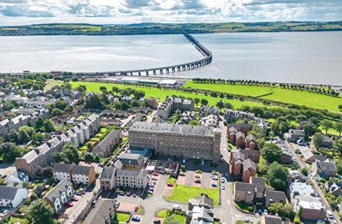 3 Bedroom Flat To Rent In High Mill Court, West End, Dundee, DD2