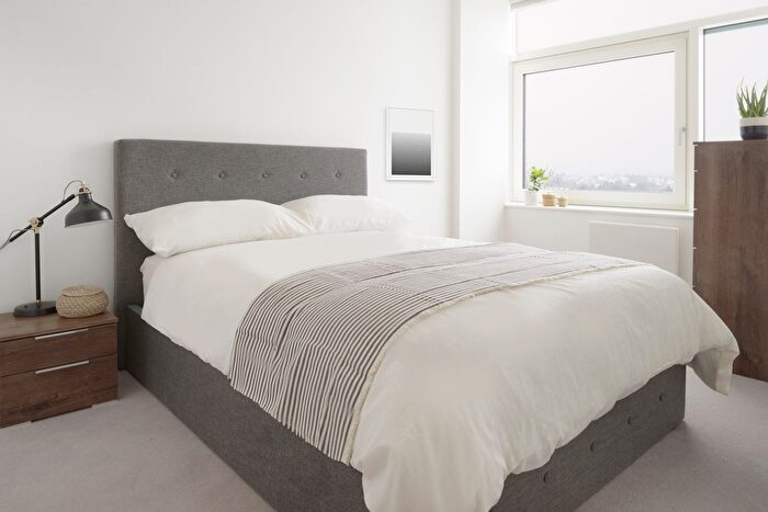 1 Bedroom Flat To Rent In Tolworth Tower, Ewell Road, Surbiton, KT6