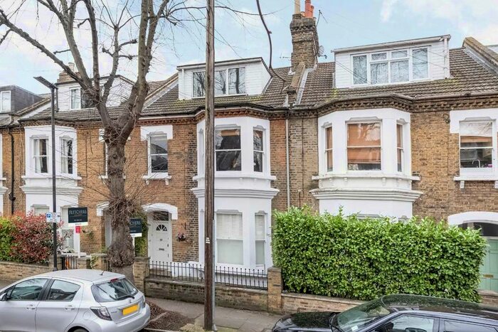 3 Bedroom Flat To Rent In Upham Park Road, London, W4