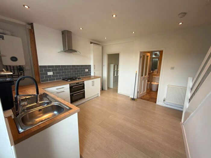 3 Bedroom Terraced House To Rent In Mountain Ash Road, Abercynon, CF45