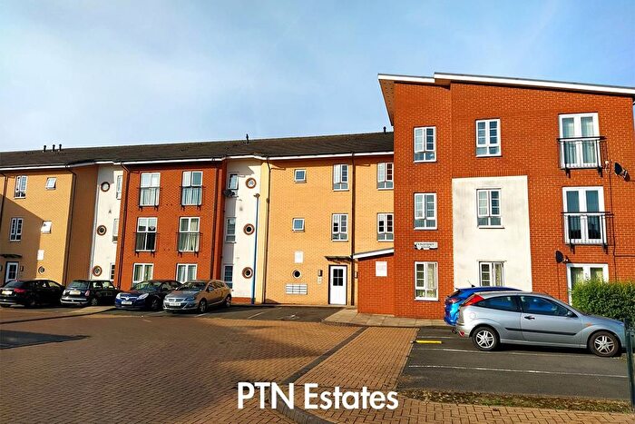 2 Bedroom Flat To Rent In Kingfisher House, Kingfisher Way, Tipton, DY4