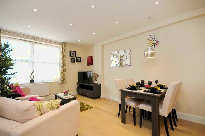 1 Bedroom Flat To Rent In Tolworth Rise South, Surbiton, KT5