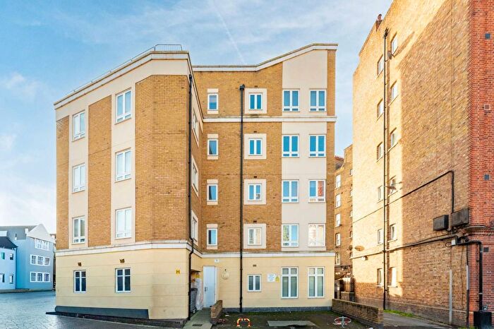 Studio To Rent In Old South Lambeth Road, Stockwell, London, SW8