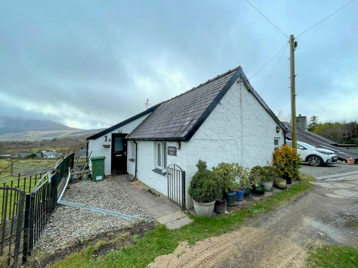 1 Bedroom Detached House For Sale In Waunfawr, Caernarfon, Gwynedd, LL55