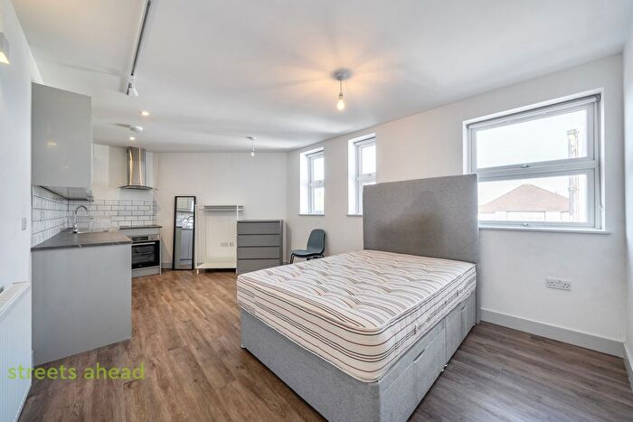 Studio To Rent In High Street, Caterham, Surrey, CR3