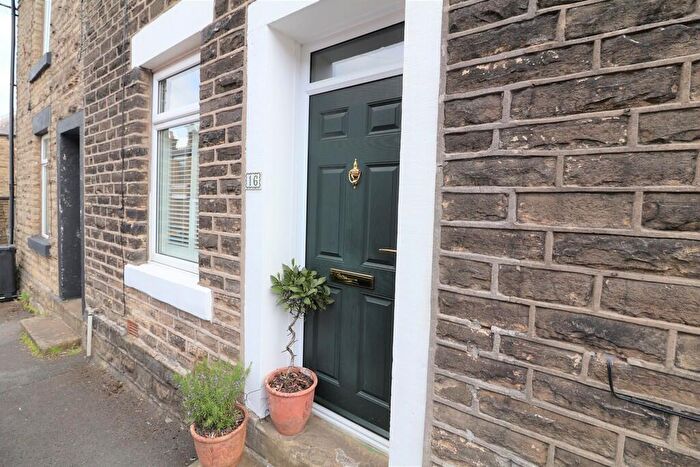 2 Bedroom Terraced House To Rent In Hadfield Place, Glossop, SK13