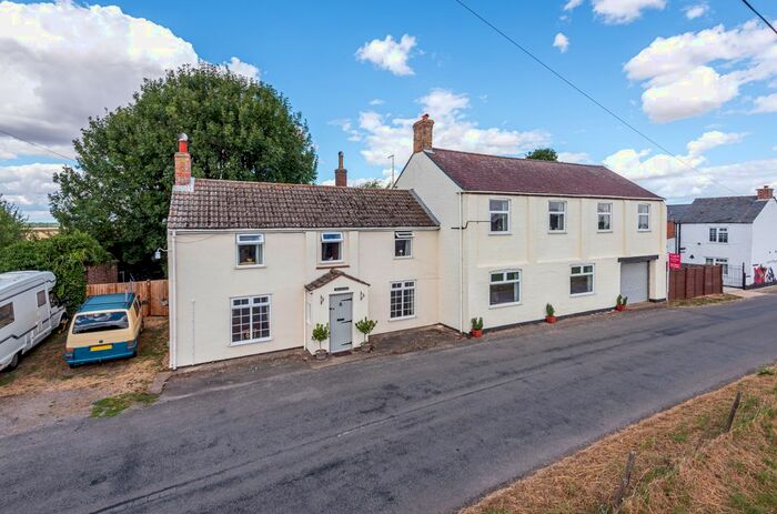 4 Bedroom Detached House For Sale In Back Bank, Whaplode Drove, Spalding, PE12