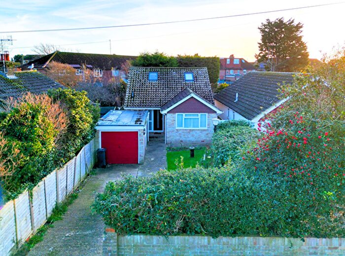 3 Bedroom Detached Bungalow For Sale In Sompting Road, Lancing, BN15
