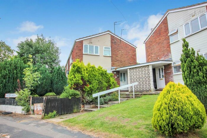 1 Bedroom Maisonette To Rent In Hilton Avenue, Aylesbury, HP20