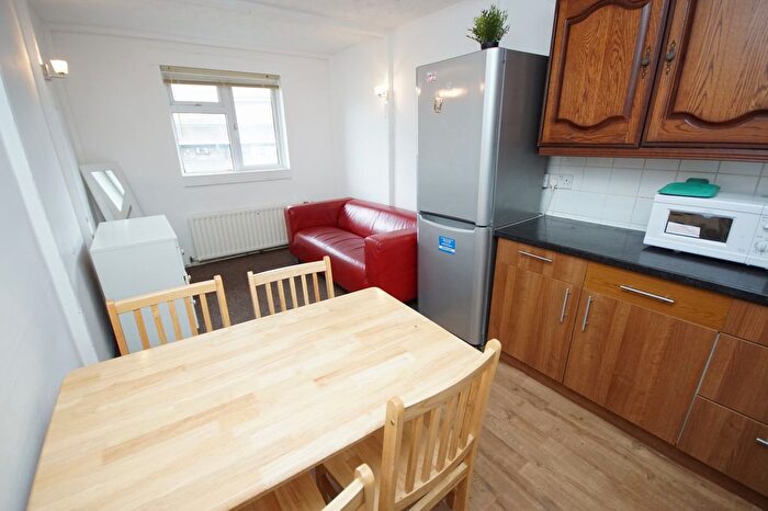 4 Bedroom Maisonette To Rent In Hungerford Road, Camden, N7
