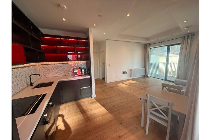 1 Bedroom Flat To Rent In City Island Way, London, Leamouth Peninsula, E14