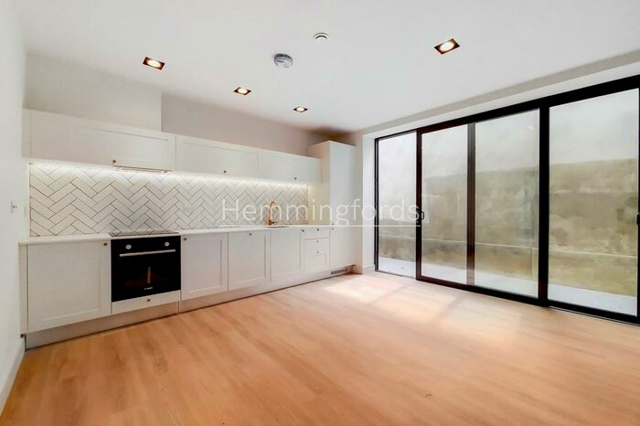 1 Bedroom Apartment To Rent In Bakers Lane, Highgate, N6