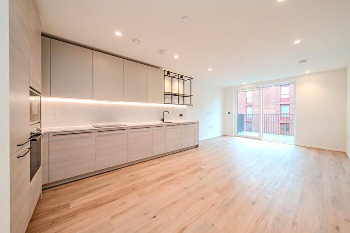 1 Bedroom Apartment To Rent In Hawser Lane, London, E14