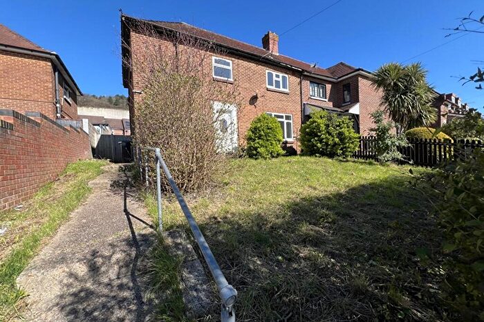 4 Bedroom Semi-Detached House For Sale In Harleston Road, Portsmouth, Wymering, Hampshire, PO6
