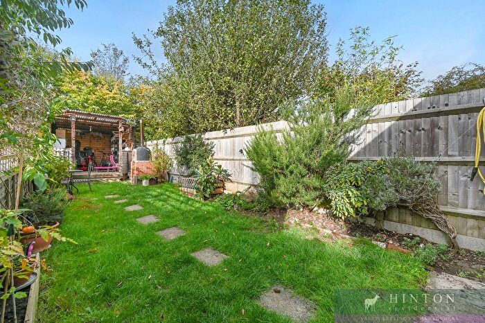 2 Bedroom Flat For Sale In Spencer Road, Harrow, HA3