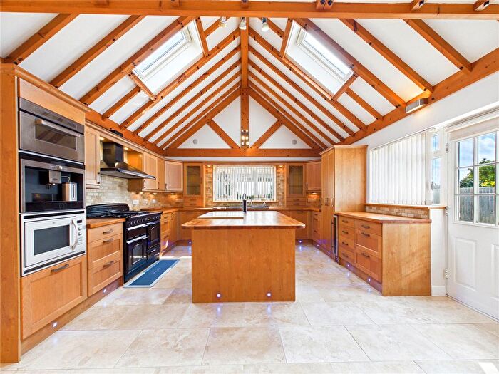 3 Bedroom Bungalow For Sale In It'll Do, West Street, Rosemarket, Milford Haven, SA73
