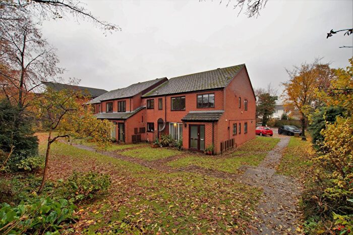 3 Bedroom Flat For Sale In Manton Road, Lincoln, LN2