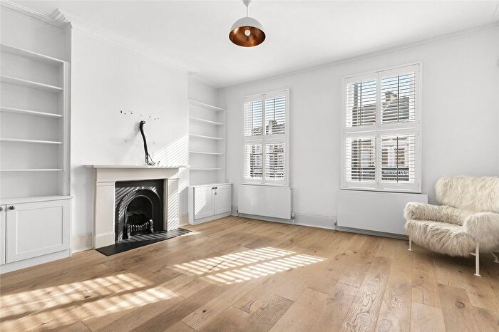 2 Bedroom Flat For Sale In Parsons Mews, London, SW18