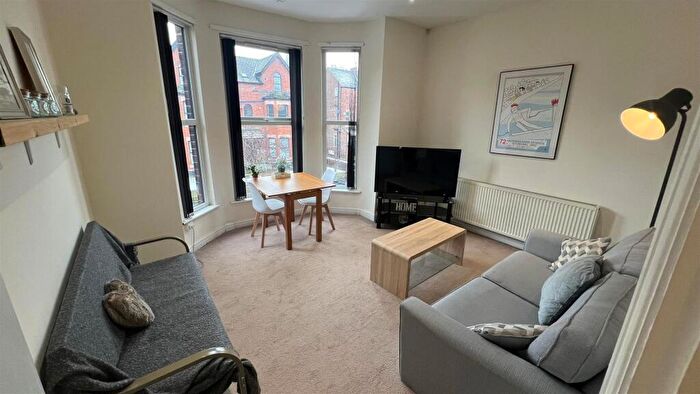 1 Bedroom Apartment To Rent In Clyde Road, West Didsbury., M20