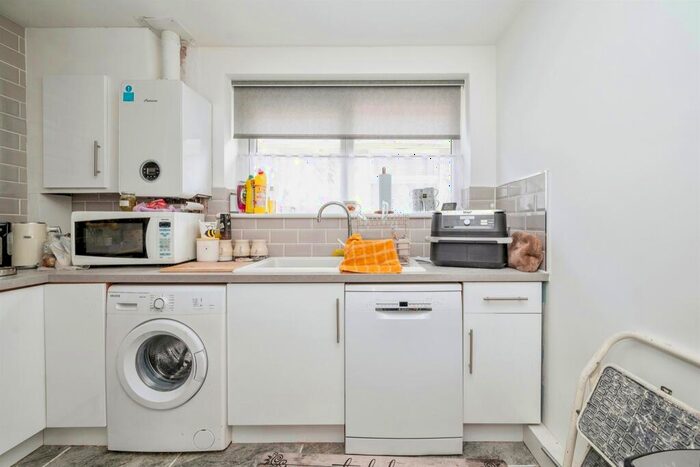 2 Bedroom Detached Bungalow For Sale In Second Avenue, Caister-On-Sea, Great Yarmouth, NR30