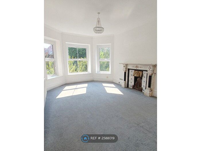 2 Bedroom Flat To Rent In Caerau Crescent, Newport, NP20