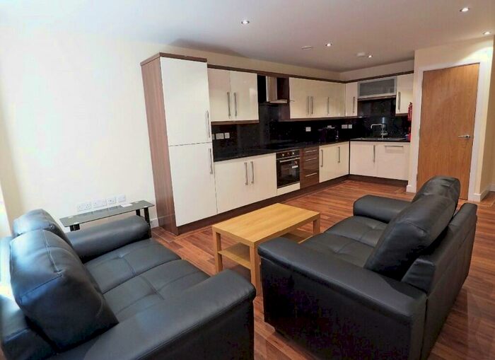 4 Bedroom Apartment To Rent In Fitzwilliam Street, Sheffield, S1
