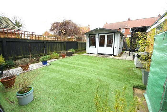 2 Bedroom Detached Bungalow For Sale In Crake Wells, Walkington, Beverley, HU17