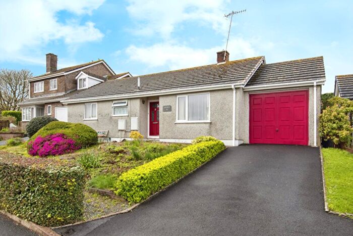 3 Bedroom Bungalow For Sale In Grove Park, Torpoint, Cornwall, PL11