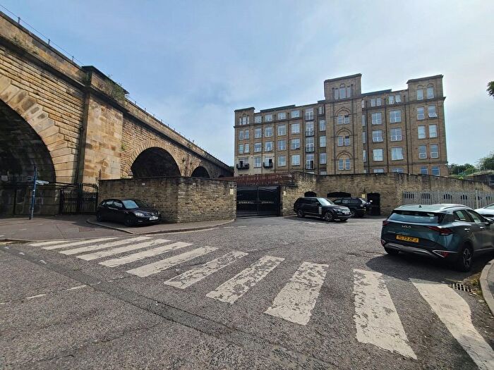 1 Bedroom Flat To Rent In Bradford Road, Dewsbury, West Yorkshire, WF13