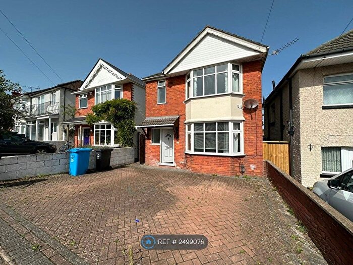 4 Bedroom Detached House To Rent In Wroxham Road, Poole, BH12