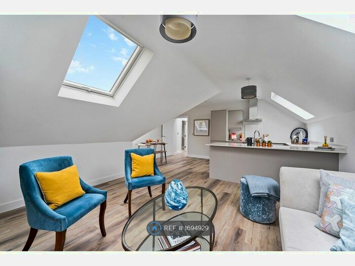 2 Bedroom Flat To Rent In Church Road, Paddock Wood, Tonbridge, TN12