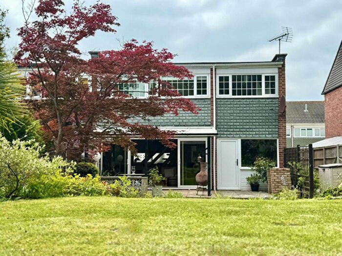 4 Bedroom Semi-Detached House For Sale In Oakdene, Gosport, PO13