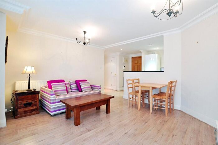 2 Bedroom Flat To Rent In Waterdale Manor House, NW1