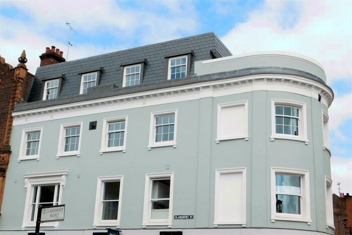 2 Bedroom Apartment To Rent In Claremont Road, Surbiton, KT6