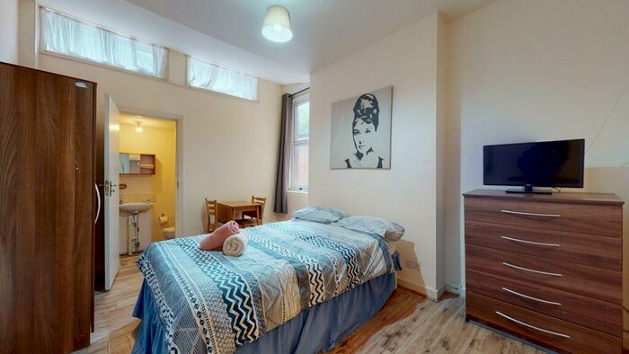 Studio To Rent In Park Avenue, NW2