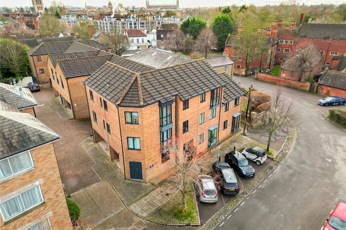 2 Bedroom Flat To Rent In Honey Hill Mews, Cambridge, Cambridgeshire, CB3