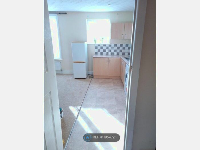 2 Bedroom Flat To Rent In Sterte Road, Poole, BH15