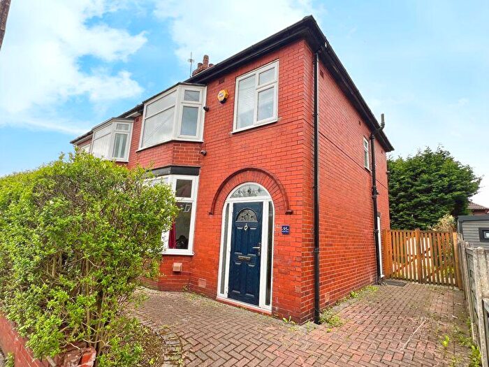3 Bedroom Semi Detached House For Sale In St. James Street, Farnworth, BL4
