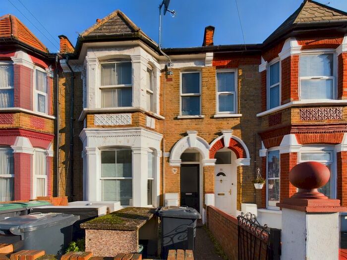 2 Bedroom Flat To Rent In Sutherland Road, London, N17