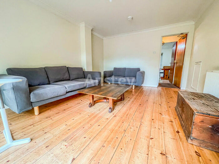 4 Bedroom Terraced House To Rent In Berkeley Close, Southampton, SO15