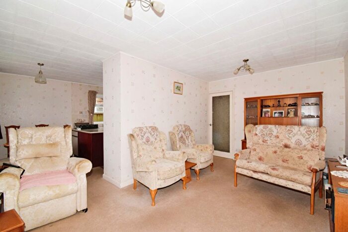 2 Bedroom Bungalow For Sale In St. Ives Road, Wigston, Leicestershire, LE18