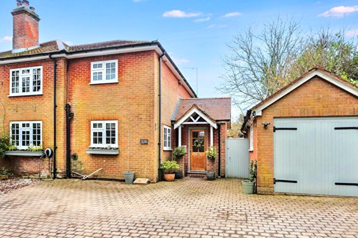 3 Bedroom Semi-Detached House For Sale In Kitnocks Hill, Curdridge, SO32