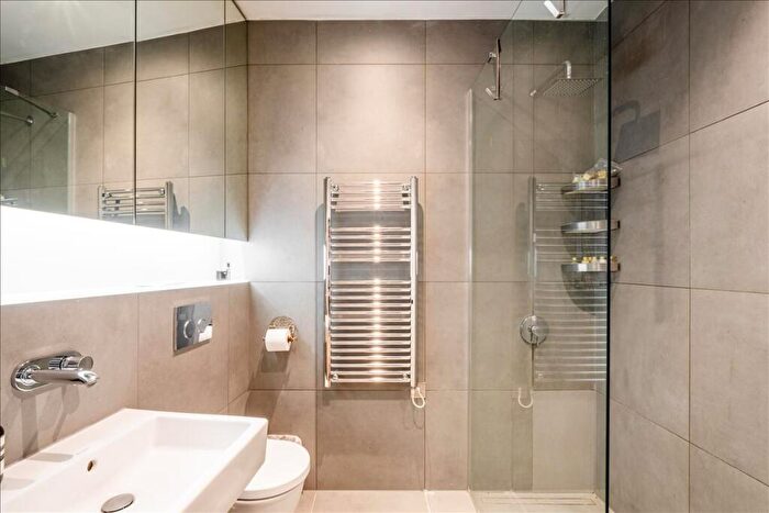 2 Bedroom Apartment For Sale In Hatton Wall, Clerkenwell, EC1N - Photo 12