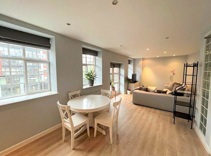 2 Bedroom Flat To Rent In Shaftesbury Ave, London, WC2H