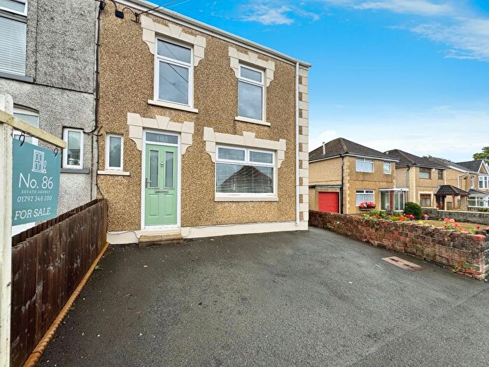 3 Bedroom Semi-Detached House For Sale In Coalbrook Road, Grovesend, Swansea, West Glamorgan, SA4